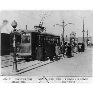 Street car,Darien,Kwangtung Territory,China,before 1930,pedestrians 