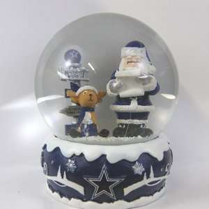  Dallas Cowboys 2011 NFL Holiday Snow Globe: Sports 