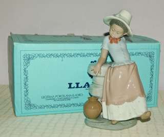 LLADRO STEP IN TIME #5158 MINT IN BOX VERY CUTE   