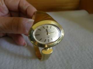 Vintage Ladies 1976 Bracelet Style Bulova Accutron Watch Runs Great 