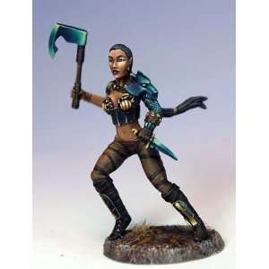   Masterwork Female Fighter   Dual Wield Axe and Dagger Toys & Games