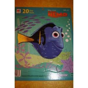  Disney Pixar Finding Nemo Dory Puzzle in Tray. (20 Piece 