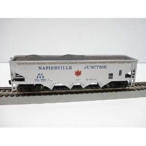   Napierville Junction 4 Bay Hopper HO Scale by Bachmann Toys & Games