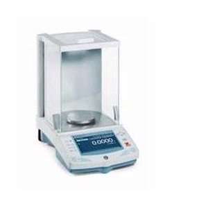   Pro Analytical Balance with AutoCal 62 g x 0 0001 g 
