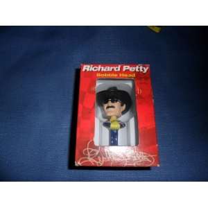  Richard Petty Bobble Head and #43 STP Hot Wheels Diecast 