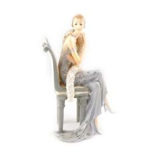    Statuette Belle Epoque silver plated grey.
