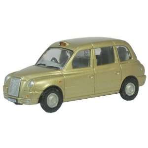   taxi shanghai in gold 1.76 railway scale diecast model: Home & Kitchen