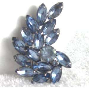  Faceted Blue Crystals Vintage Pin/Brooch 