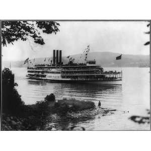  ROBERT FULTON,a 3 stacked steamboat,on Hudson River,U.S 
