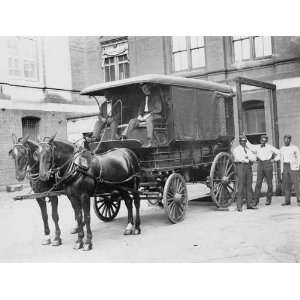  Horse drawn Wagon Outside Bureau of Engraving 1912 8 1/2 X 