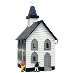  O B/U Church, Lighted w/Figures: Toys & Games