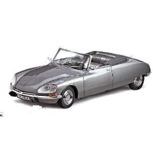   DS 21 Cabriolet Convertible (1:18, Metallic Grey): Toys & Games