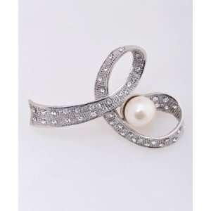    Fresh Water Pearl and Rhinestone design pin brooch Jewelry