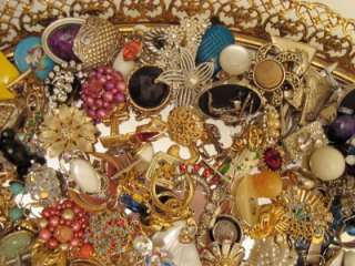 HUGE VTG JUNK DRAWER JEWELRY LOT. 200+ SINGLE EARRINGS AND CUFF LINKS 