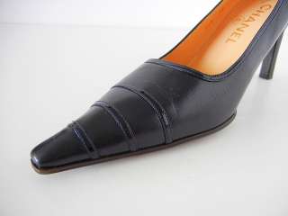 CHANEL shoe GR8 Career Pump 9 NAVY leather patent detail  