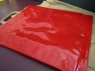   am more of a shoulder bag girl color apple red measurements 12 x14