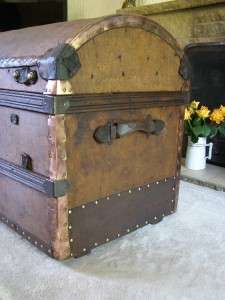 ANTIQUE VINTAGE DOME TOPPED WOOD & LEATHER STEAMER TRUNK BLANKET BOX 