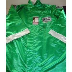   Signed Everlast Boxing Robe JSA   Autographed Boxing Robes and Trunks