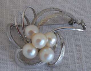 VINTAGE SILVER AND PEARL CLUSTER PIN / BROOCH  